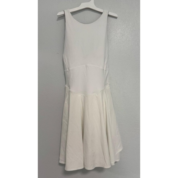 NWT Lululemon Womens Tennis Dress Size 4 White Athletic Criss-Cross Back - Picture 7 of 9